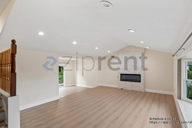 Photo - 1019 Pilinut Ct