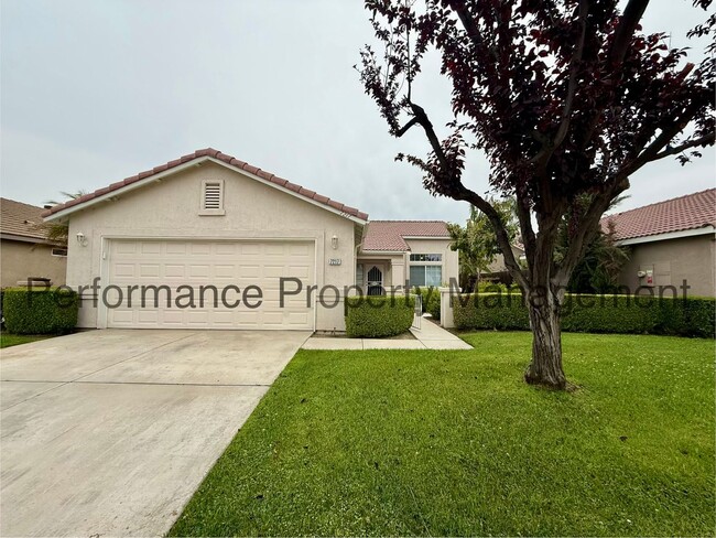 Building Photo - Cute 3 Bed/2 Bath SW Bakersfield Home w/ RBP & $0 Deposit Option