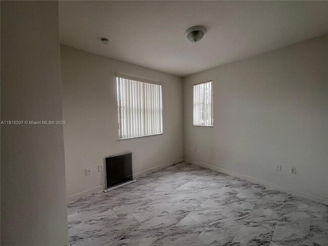 Photo - 2728 SE 17th Ave Unit 203