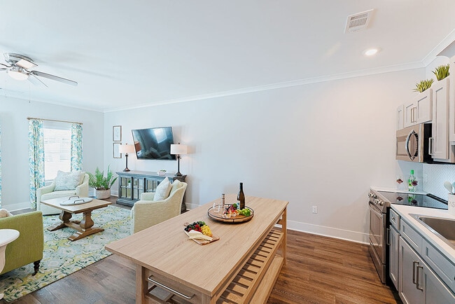 Building Photo - Beverly Villas Rental