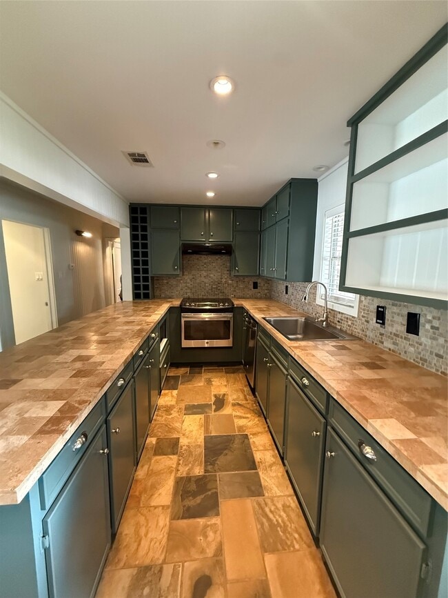 Photo - 308 Indian Shore