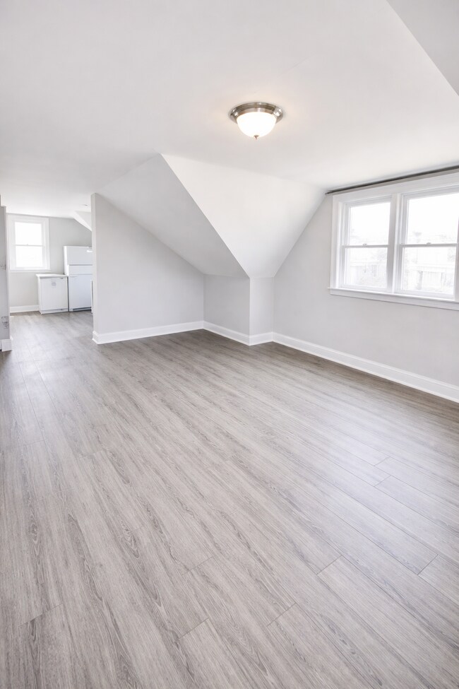 Photo - 335 Southworth St S