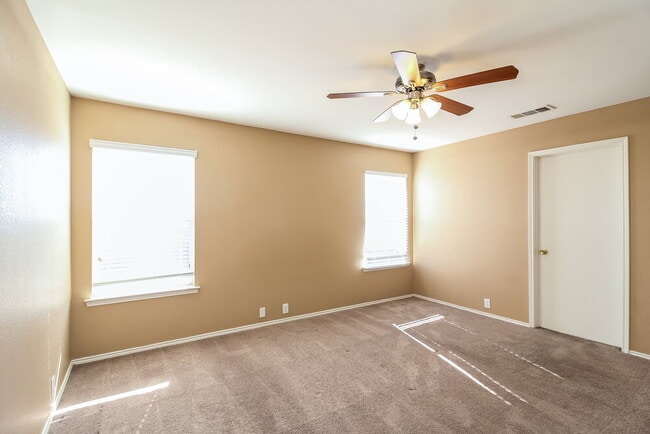 Photo - 2204 Tailburton Ct