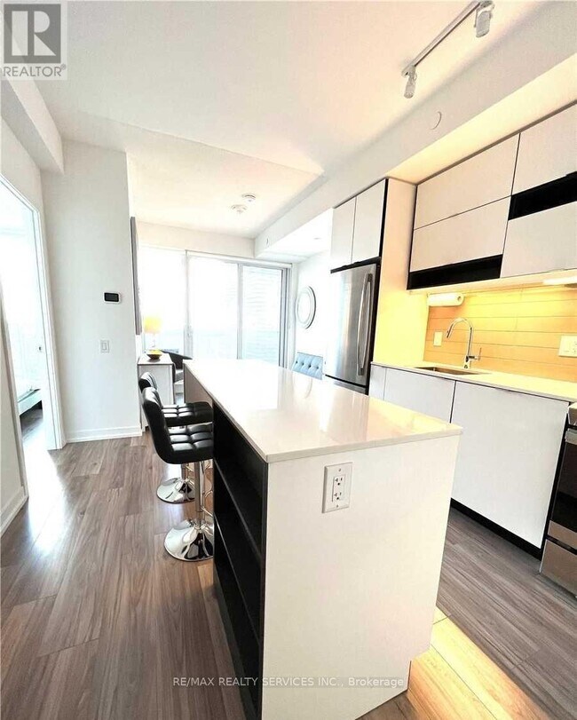 Photo - 4065 Confederation Pkwy Unit 2509
