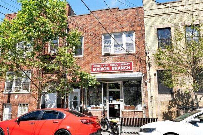 Building Photo - 1017 West Side Ave Unit 2