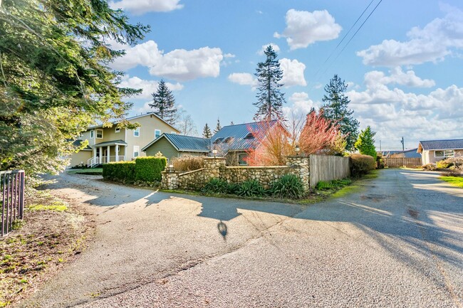 Building Photo - Spacious Tacoma Home for Rent – Available Now!