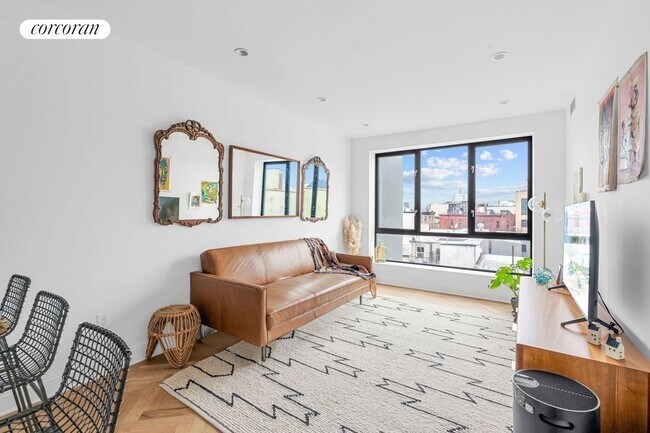 Photo - 737 Bergen St