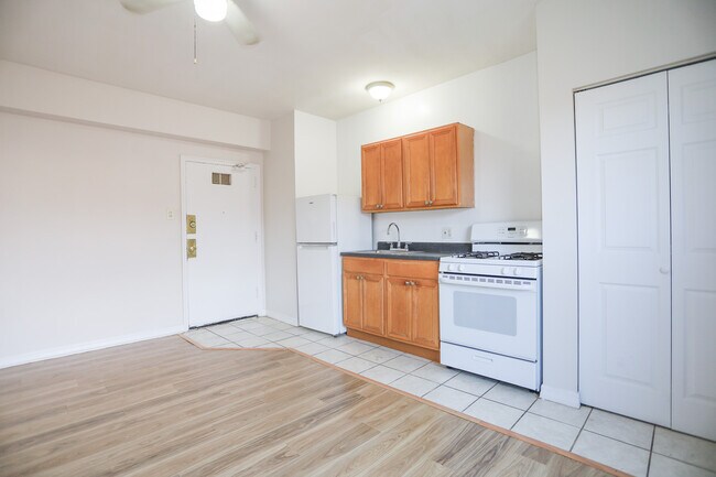 Photo - 1628 W Morse Ave Unit #315