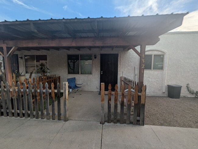 Photo - 4 Plex - 2 Bedroom Unit and 1 Bath for Rent.