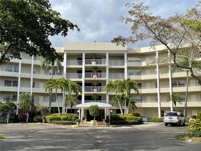 Building Photo - 805 Cypress Blvd Unit 205