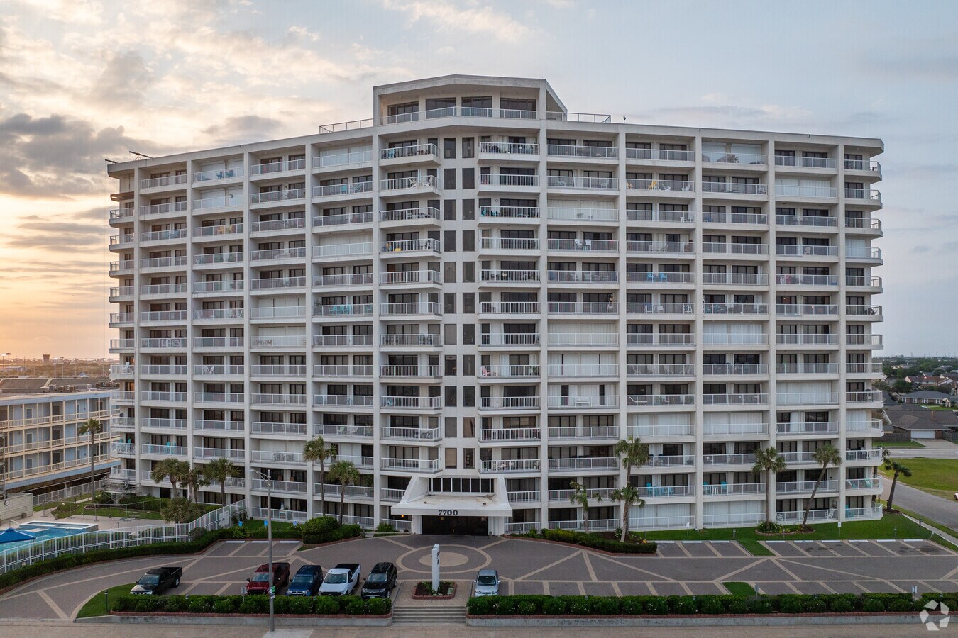 Photo - The Breakers Condominium