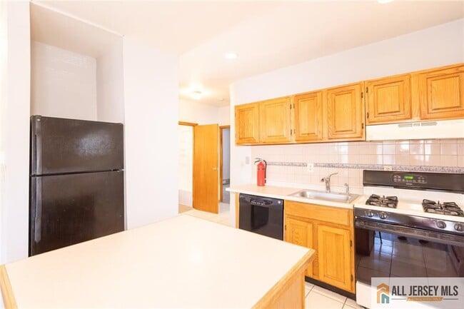 Photo - 204 Livingston St