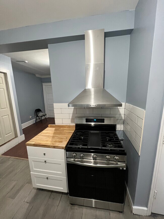 Photo - 546 Main St Unit 2