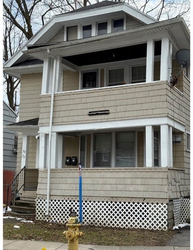 Building Photo - Stratford Park Unit Down