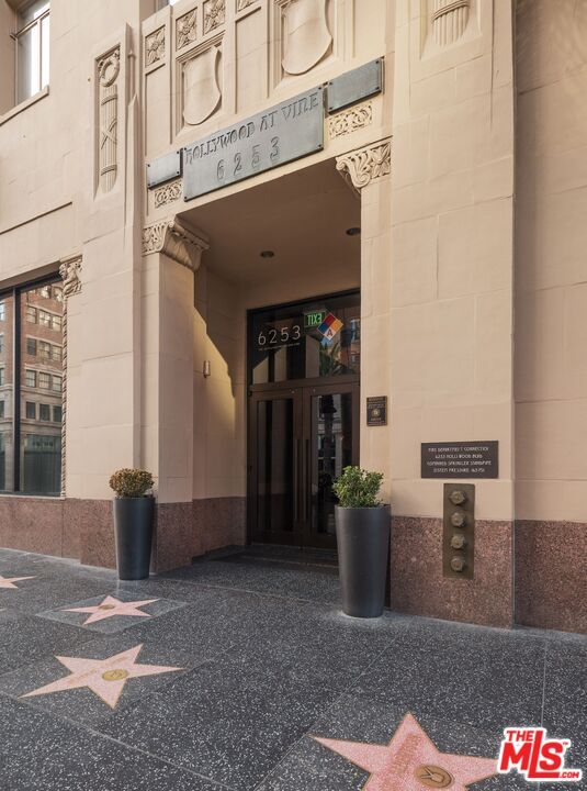 Photo - 6253 Hollywood Blvd Unidad 402