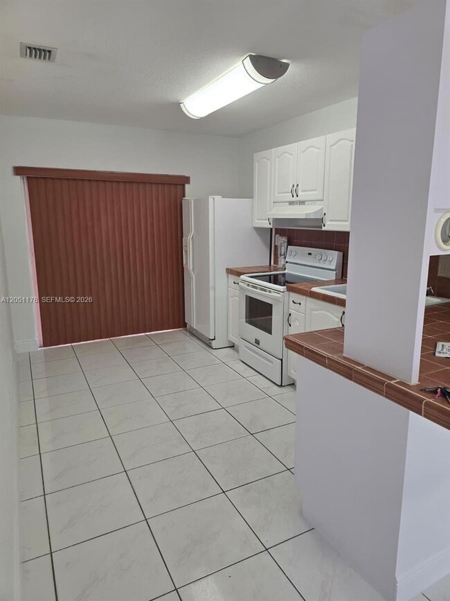 Photo - 9069 NW 121st Terrace Unidad 81