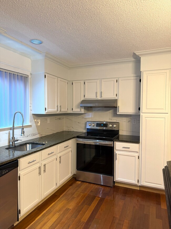 Photo - 703 Meadow Woods Ln