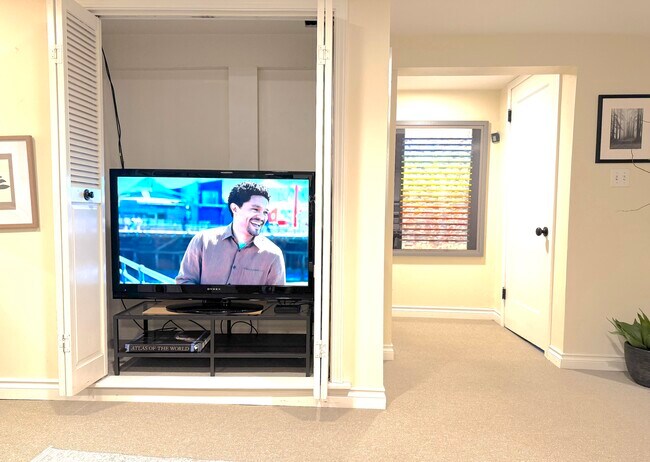 Photo - 5320 9th Ave NE