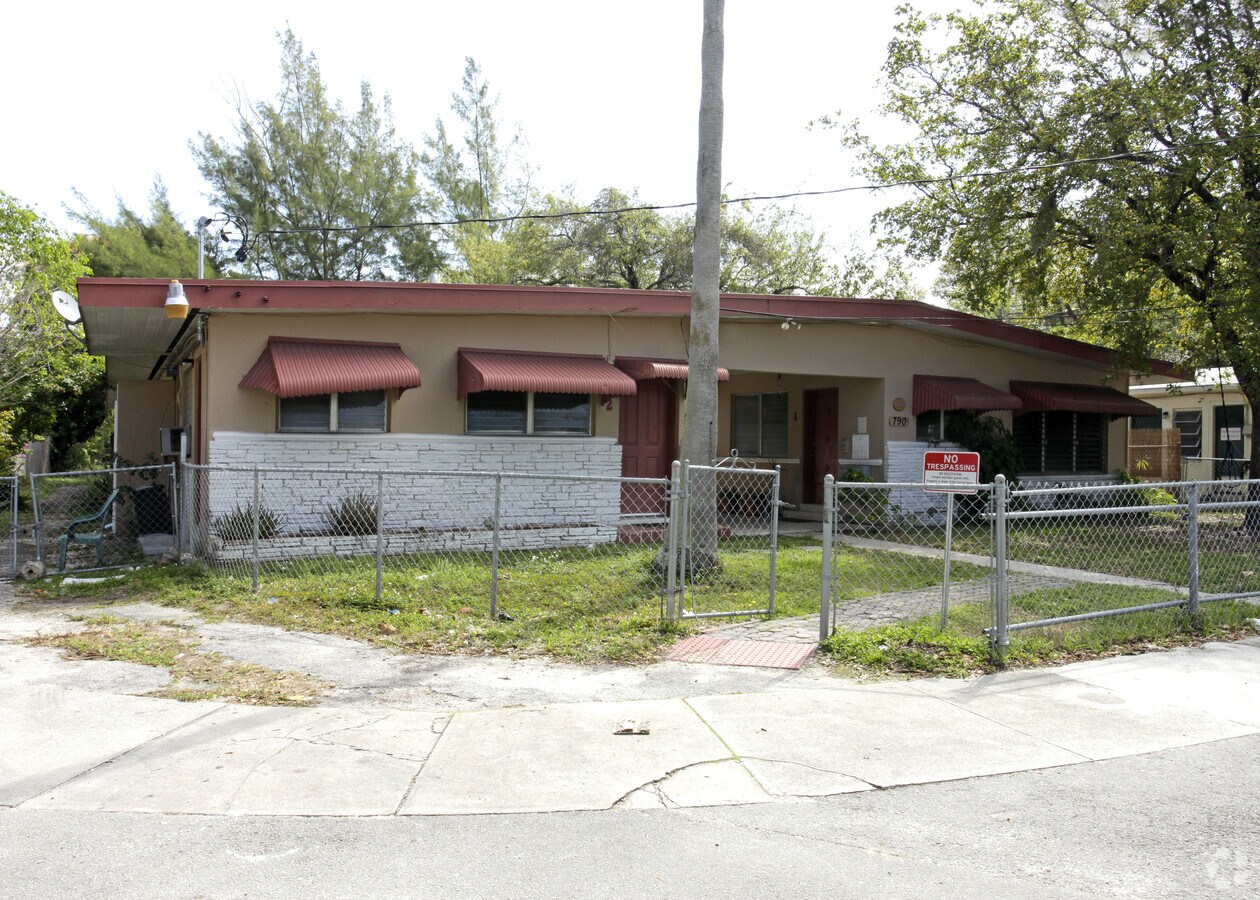 Photo - 790 NE 122nd St