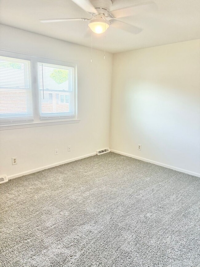 Photo - Adorable 2 Bedroom Convenient to I-29, Shopping & More!