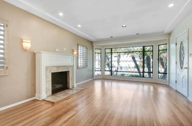 Photo - 10832 Huston St