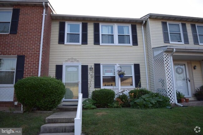 Building Photo - 220 Drexel Dr Rental