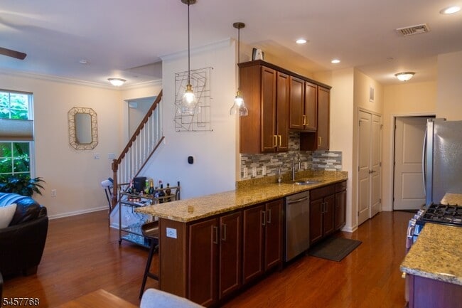 501 Lopez Ln