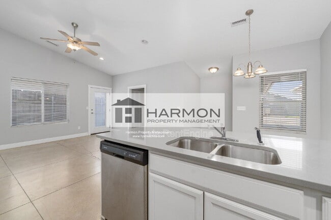 Photo - 5326 N Hillside St