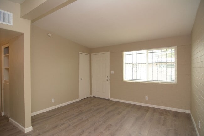 Photo - Remodeled 2 Bedroom 1 Bath Triplex! Close ...