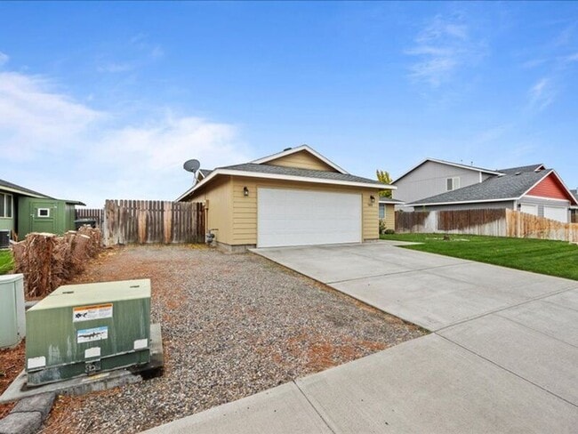 Photo - 7912 Quadra Dr