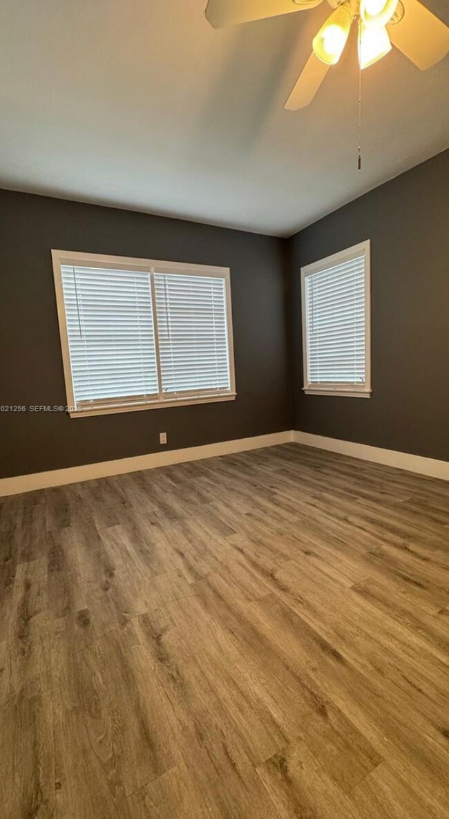 820 SE 12th Ct Unidad 1