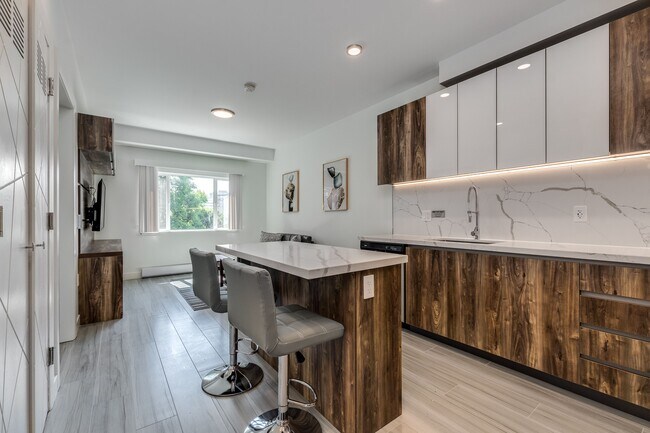 Photo - 1168 Pendrell St Unit 304