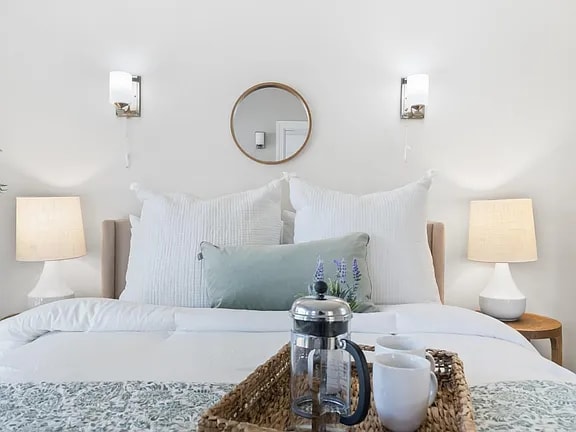 Photo - 527 Windham St