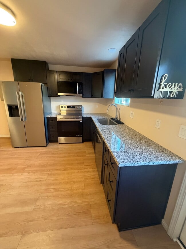 Photo - 190 E 4380 N St Unidad 1