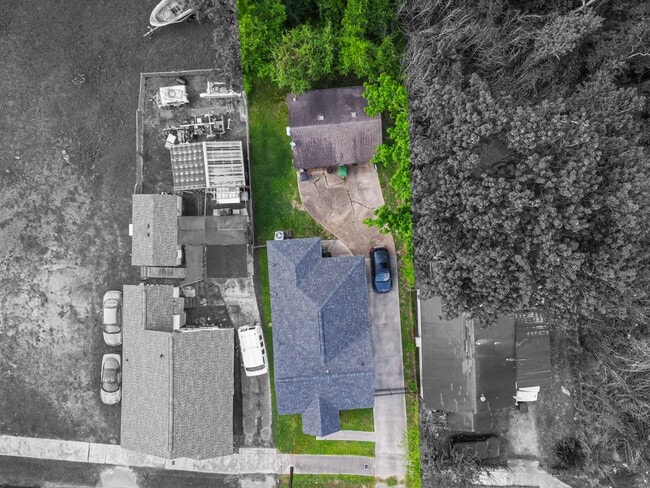 Photo - 827 Booth St