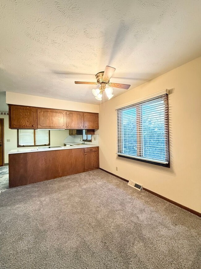 Photo - Spacious 3 Bedroom Duplex! Available Now!