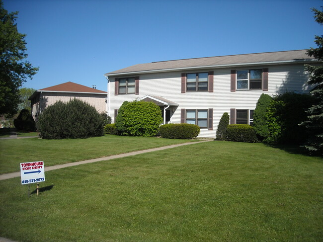 Photo - 845 Red Oak Trl Townhome