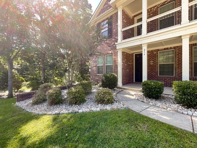 Photo - 214 Smithfield Dr