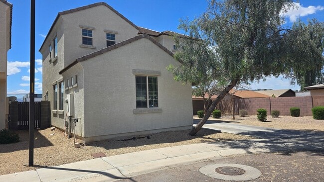 Photo - Clean and Comfortable 3 bed 2 bath with loft!