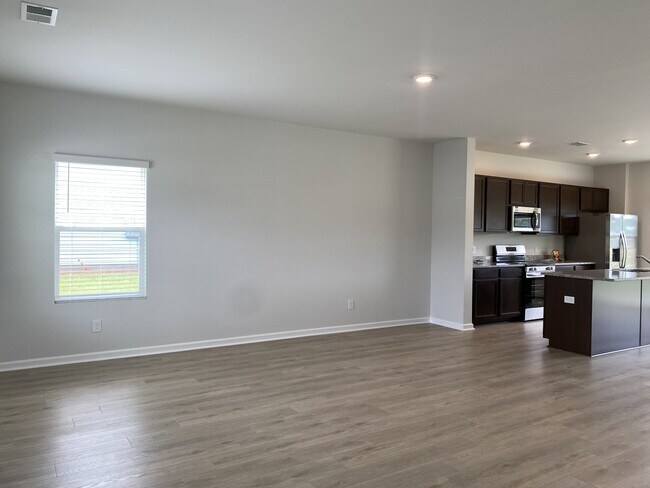 Photo - 105 Stillhouse Dr