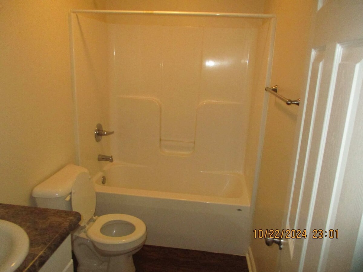 Photo - 203 Glade Ln