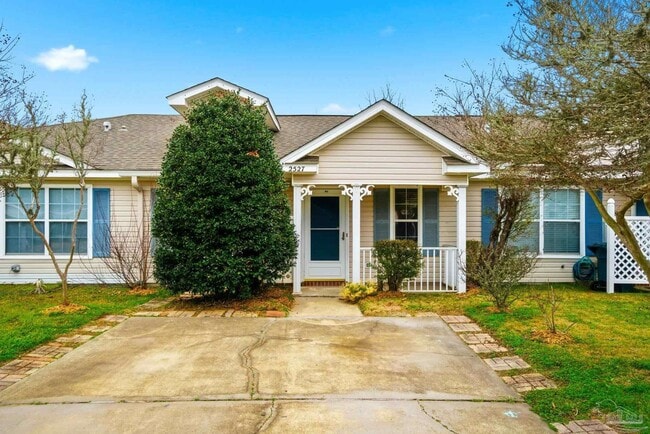 Building Photo - 2527 Trailwood Dr