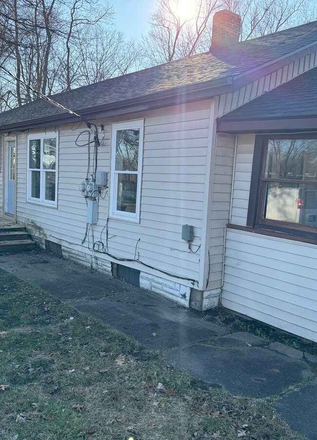 Building Photo - 538 Michigan St Rental