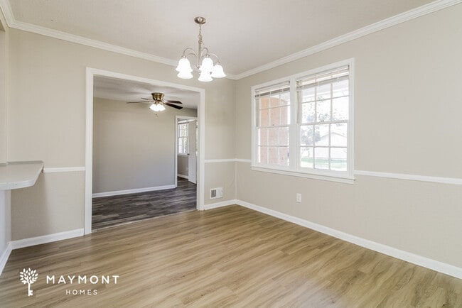 Photo - 2104 Hillbeck Dr