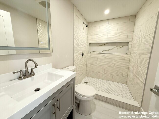 Building Photo - 10 Cawfield St Rental