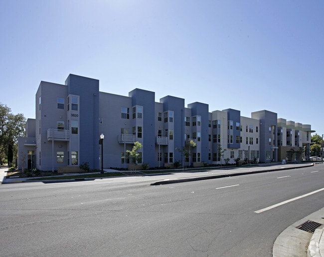 The Arbors at Oak Park - The Arbors at Oak Park Apartments
