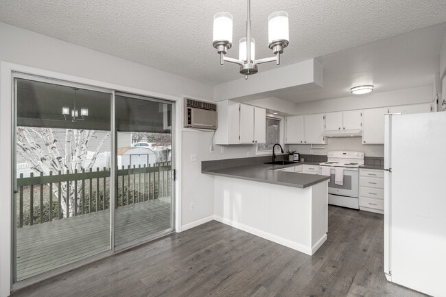 Photo - 605 N Virginia Ct