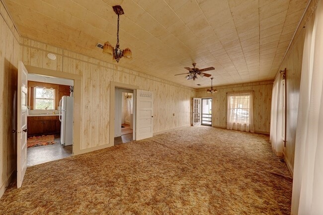 Photo - 23181 US Hwy 290