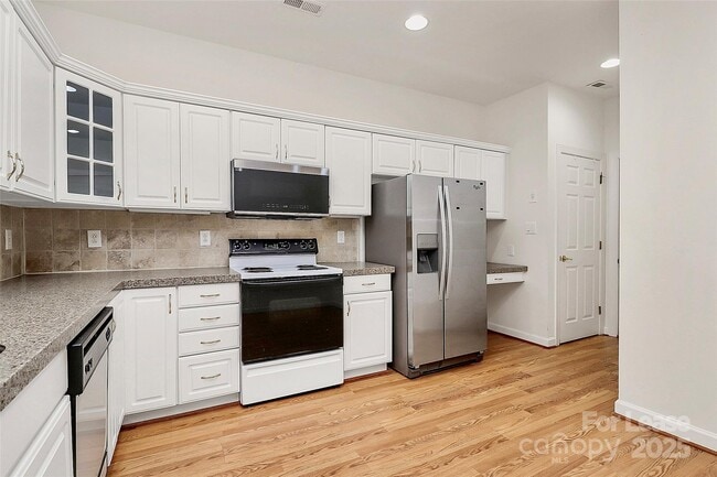 Photo - 11357 Olde Turnbury Ct