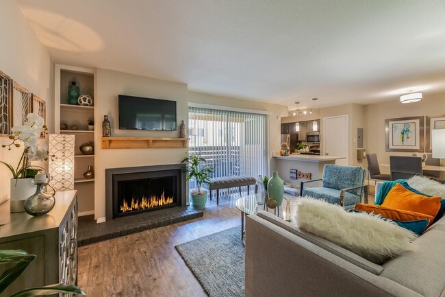 Photo - Flintridge Apartments